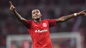 إنترناسيونال البرازيلي يعقد مهمة الشباب