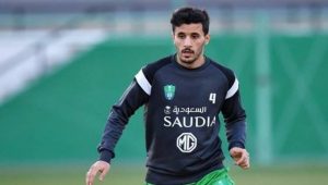 الاهلي يتخلى عن مدافعه ويخبره بحرية الرحيل .