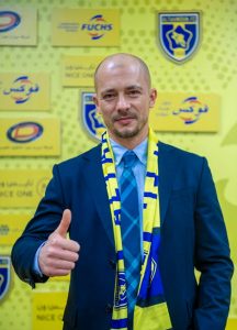 "إل مايسترو" يستغني عن ثنائي التعاون