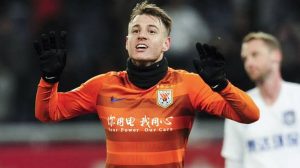 النصر ينافس نادياً برازيلياً لحسم صفقة مهاجم شاندونغ الصيني