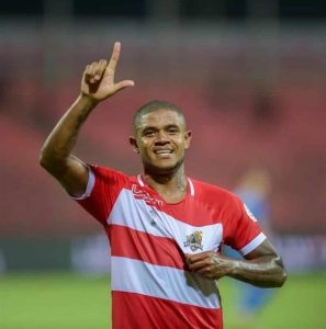 توقف مفاوضات "الأهلي" لضم لاعب "الوحدة" عند هذا المبلغ