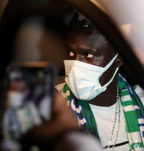 الأهلي يعلن وصول محترفه السنغالي "نداو" (فيديو وصور)