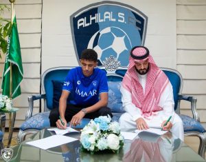 رسميًا.. "الهلال" يتعاقد مع حارس مرمى منتخب الشباب (صور)