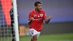 رسميًا.. الشباب يتعاقد مع البرازيلي كارلوس جونيور