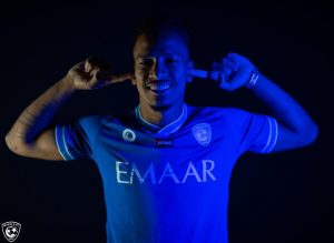 أول ظهور لـ"بيريرا" بقميص الهلال (صور)