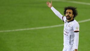 بعد ترحيب اللاعب.. مفاوضات بين الشباب وبراجا لعودة "مارتينيز"