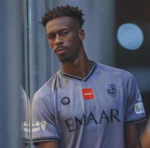 خطوة مفاجأة من محمد كنو بشأن مستقبله مع الهلال