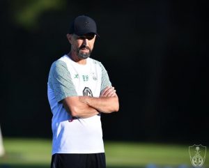 لماذا قرر "هاسي" منح لاعبي الأهلي إجازة قبل موقعة الاتحاد في الديربي؟