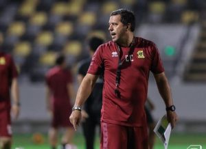 مدرب الاتحاد يفاضل بين المولد ونياكاتي