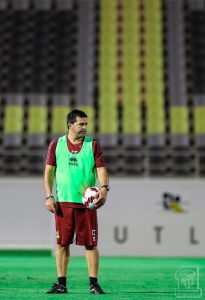 الاتحاد يطالب كوزمين بلقب دوري المحترفين