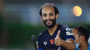 عبد الله عطيف يكشف عن اللاعب الذي يرتاح باللعب بجانبه (فيديو)
