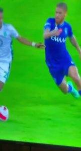 حسن عبدالقادر ينشر فيديو من مباراة الهلال والأهلي.. ويعلق : لماذا لم يحضر الأهلي من يحمي حقوقه؟