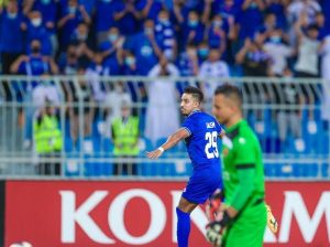 الدوسري" يوجه رسالة لجماهير الهلال قبل مواجهة النصر