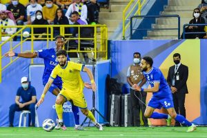 مشادة في "مرسول بارك" بين فريقي الهلال والنصر (فيديو)