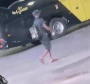 فيديو جديد يوثّق لحظة مغادرة فهد المولد الملعب قبل نهاية لقاء الاتحاد والشباب