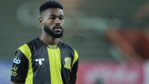 الشنقيطي" يتعافى من آلام الرقبة