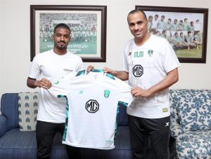 الأهلي يجدد عقد الغامدي 4 سنوات