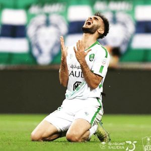 لاعب الأهلي يثني على هاسي