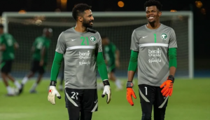 "العويس" يوجه رسالة إلى "الربيعي" بعد تألقه أمام أستراليا