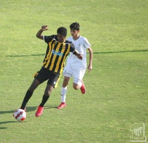 "حكم مراهق" يثير الجدل في ديربي براعم الاتحاد والأهلي (صورة)