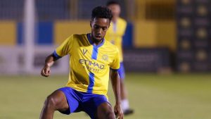 "النصر" يعتزم تقديم عرض رسمي للتجديد مع مختار علي