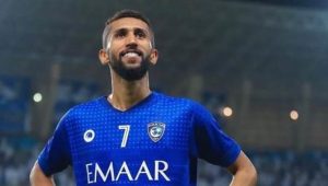 "الفرج" يطلب المستبعدين خلال احتفالية التتويج بالآسيوية