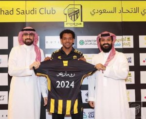 "الحائلي" يوجه رسالة لـ"رومارينهو" بعد التجديد مع الاتحاد