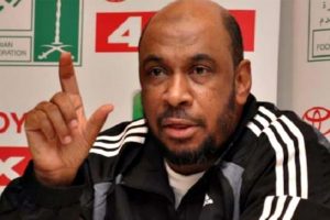 الحكم السابق عمر المهنا يروي موقفاً طريفاً له مع الأمير عبدالرحمن بن سعود (فيديو)