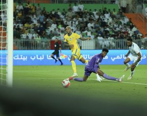 "المريسل" ينتقد التحكيم في مباراة فوز النصر ضد الأهلي (فيديو)