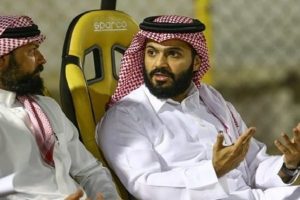 “الحائلي” يتخذ قرارًا مثيرًا بشأن أجانب الاتحاد في الميركاتو الشتوي