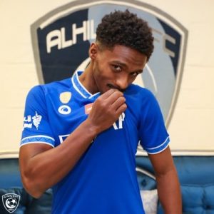 منافسة ثلاثية على ضم لاعب "الهلال"