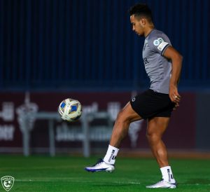 "بيريرا" يُشارك في تدريبات "الهلال" بعد استئنافها