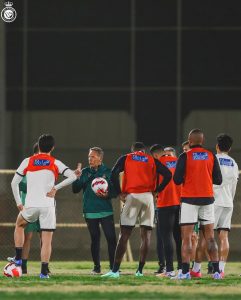 روسو" يقود مرانه الأول مع النصر (صور)