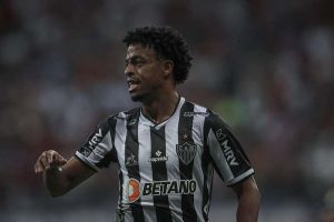 النصر يقدم عرضًا للبرازيلي كينو (فيديو)