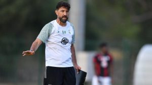 هاسي" يستبعد "العويس" من حساباته