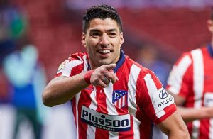 هل يتعاقد الهلال مع نجم أتلتيكو مدريد لويس سواريز في الانتقالات الشتوية؟