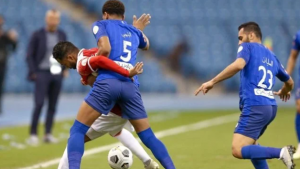 نجما الهلال والفتح على القائمة.. الأهلي يبدأ التجهيز لميركاتو الشتاء