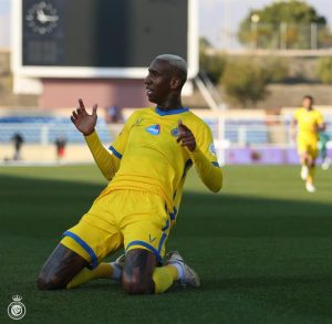 تاليسكا" يزاحم مهاجم الشباب على صدارة هدافي دوري المحترفين