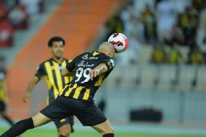 5 أرقام تاريخية في ديربي الأهلي والاتحاد