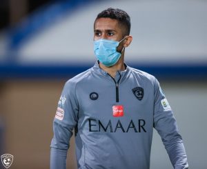 قبل أيام من مواجهة النصر.. إصابة قائد الهلال سلمان الفرج ونقله إلى المستشفى (فيديو)