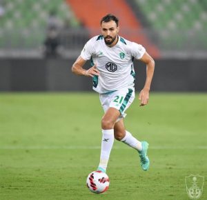 رغم إعلان النادي مخالصته.. مصدر: الأهلي فسخ تعاقده مع النقاز