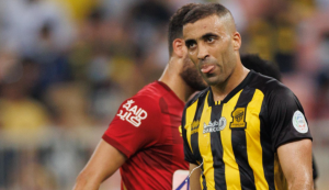 لاعب ضمك يتقدم بشكوى ضد "حمدالله