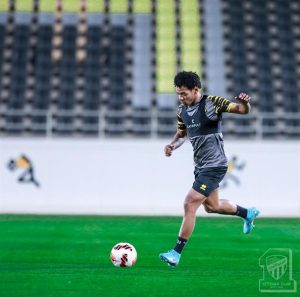 رئيس اتحاد الكرة يكشف حقيقة تجنيس "رومارينيو" وضمه لصفوف الأخضر