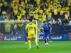 طاقم تحكيم أجنبي لمواجهة النصر والهلال بالدوري