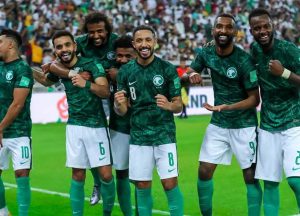 6 لاعبين مهددون بالغياب عن منتخب السعودية حال التأهل لدور الـ16 من كأس العالم