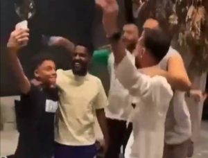 شاهد .. فرحة نواف العابد وعائلته بعد خبر استدعائه لقائمة المنتخب السعودي في المونديال