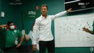 رينارد يكشف ما قاله بين شوطي مباراة الأرجنتين