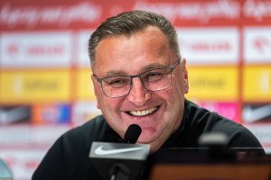 تعليق مثير من مدرب منتخب بولندا قبل مواجهة السعودية في المونديال