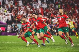 لن تصدقوا ما هي هدية الملك محمد السادس لكل لاعب مغربي بعد الفوز على إسبانيا.. "الهدية الأغلى على مر العصور"!