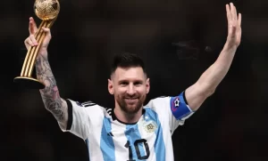 باريس سان جيرمان يسعى لإقناع ميسي بالبقاء بعد التتويج بكأس العالم